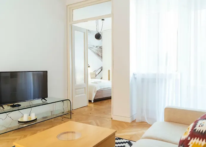 Alba On Calea Victoriei *