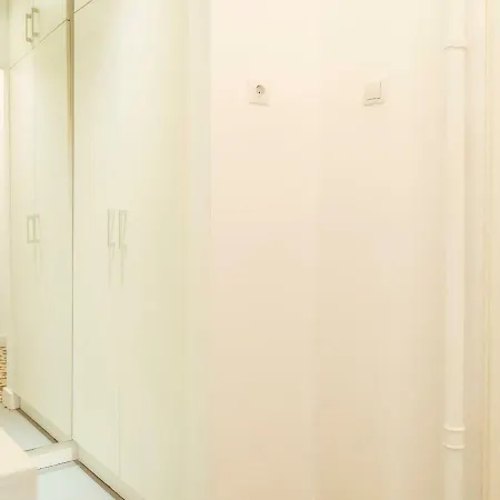 Alba On Calea Victoriei