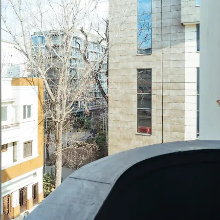 Alba On Calea Victoriei Bucureşti