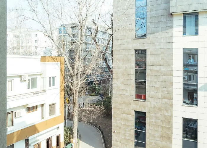 Alba On Calea Victoriei