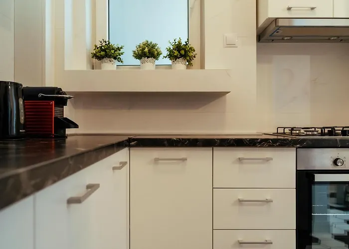 Alba On Calea Victoriei Bucarest