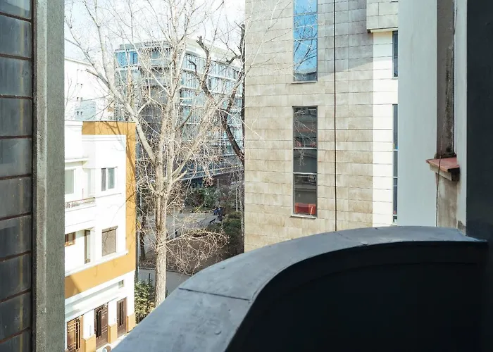 Alba On Calea Victoriei Bucureşti