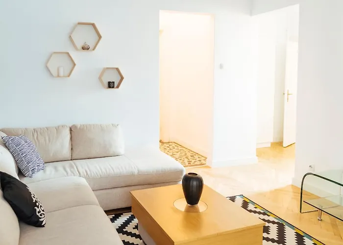 Alba On Calea Victoriei * Bukarest