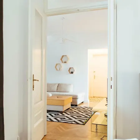 Alba On Calea Victoriei * Bükreş