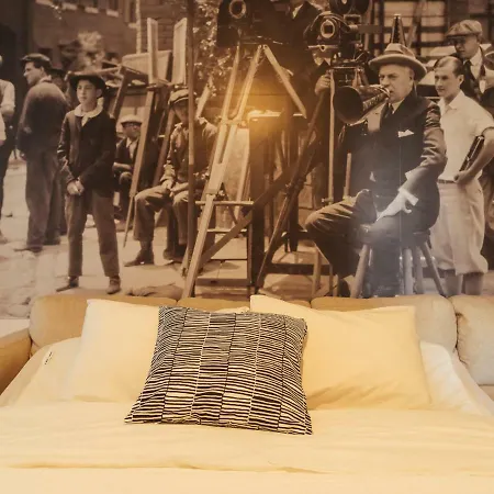 Alba On Calea Victoriei * Bükreş