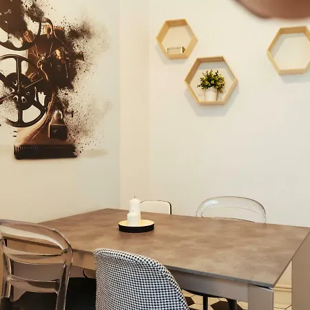 Daire Alba On Calea Victoriei Bükreş