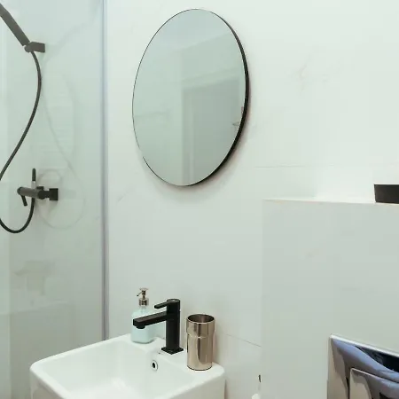 Daire Alba On Calea Victoriei Bükreş