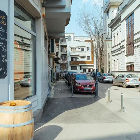 Alba On Calea Victoriei * Bükreş