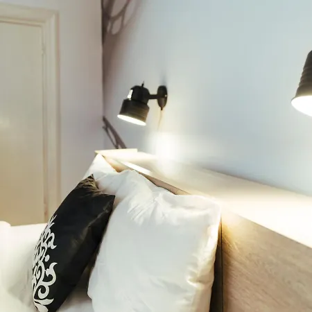 Daire Alba On Calea Victoriei *