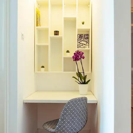 Alba On Calea Victoriei Bükreş