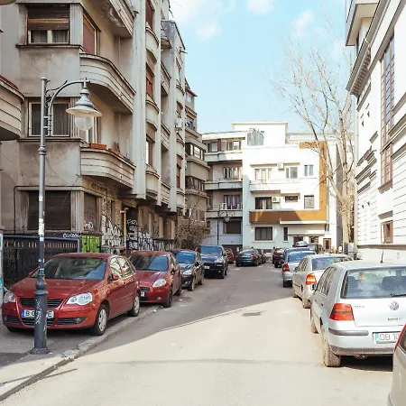 Daire Alba On Calea Victoriei Bükreş