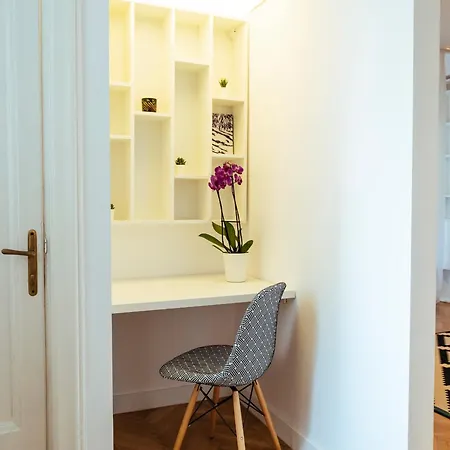 Alba On Calea Victoriei Bükreş